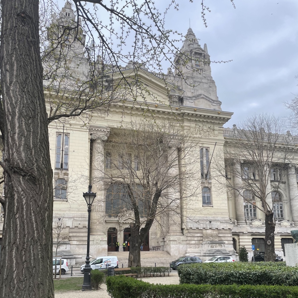 Ancien palais de la Bourse 1