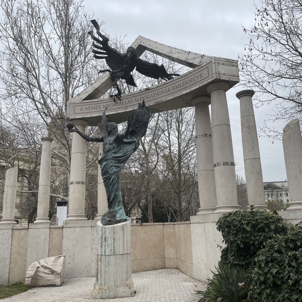 Monument hommage victimes guerre