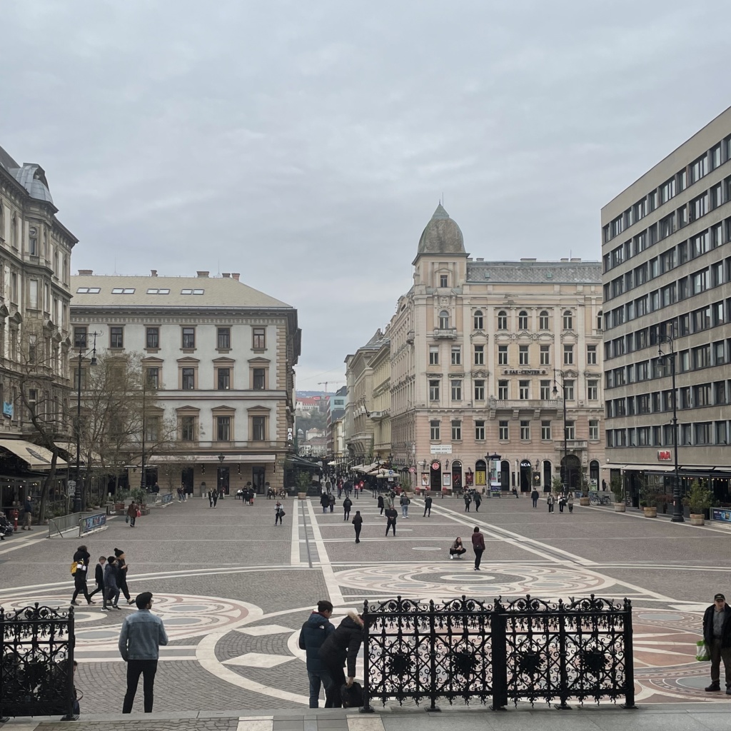Place devant basilique
