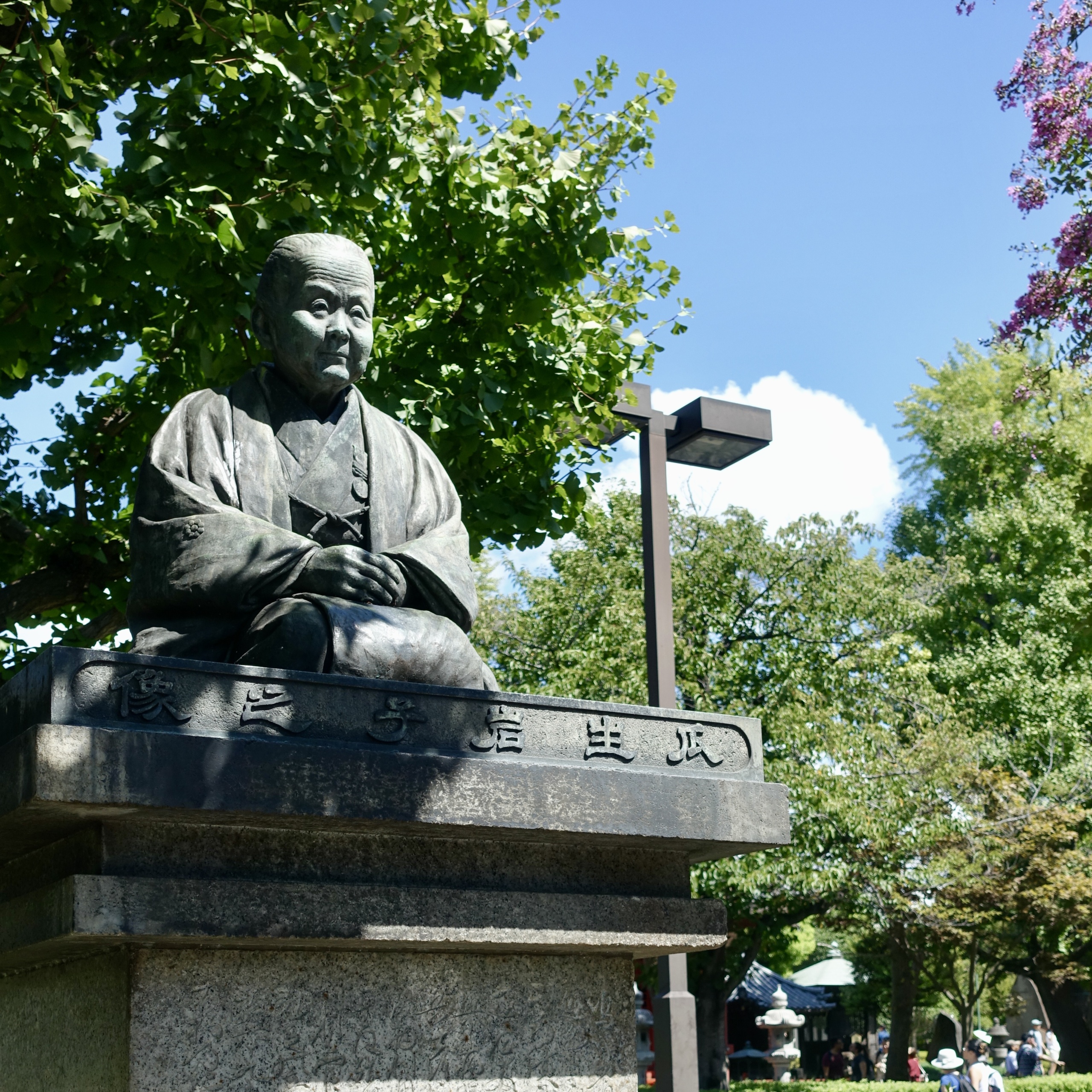 Statue Bouddha femme 2